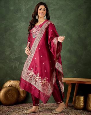 Floral embroidered silk round neck kurta trosuer & dupatta set 2