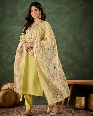 Floral embroidered silk round neck kurta trosuer & dupatta set 1