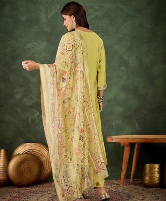 Floral embroidered silk round neck kurta trosuer & dupatta set 3