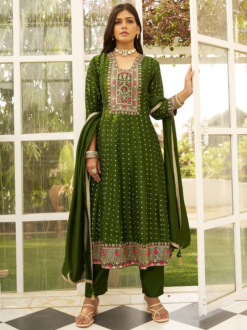 Floral embroidered silk blend v neck kurta trosuer & dupatta set
