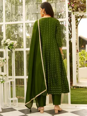 Floral embroidered silk blend v neck kurta trosuer & dupatta set 2