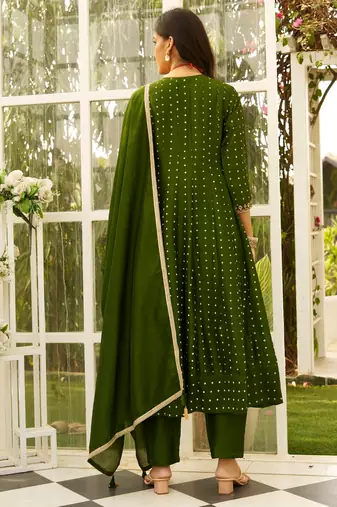 Floral embroidered silk blend v neck kurta trosuer & dupatta set