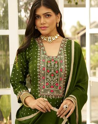 Floral embroidered silk blend v neck kurta trosuer & dupatta set 4