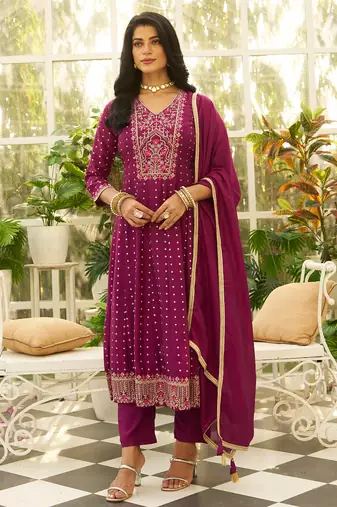 Floral embroidered silk blend v neck kurta trosuer & dupatta set