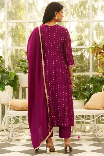 Floral embroidered silk blend v neck kurta trosuer & dupatta set