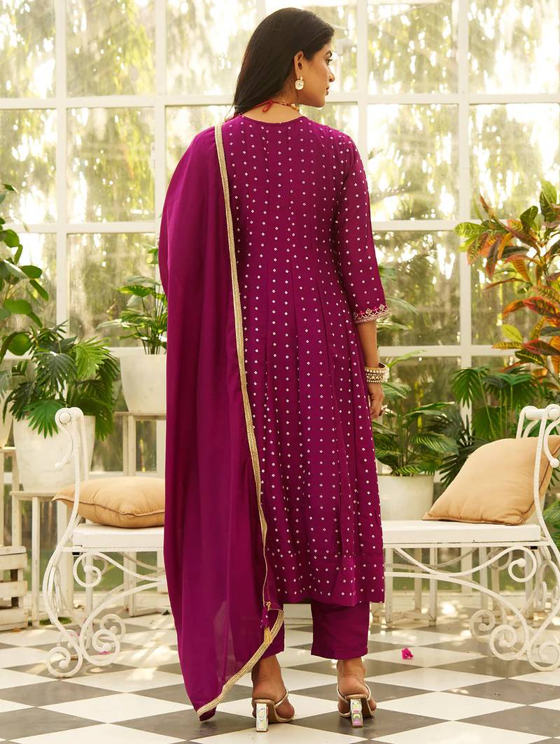 Floral embroidered silk blend v neck kurta trosuer & dupatta set