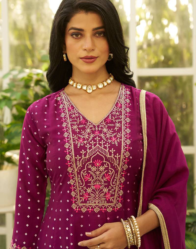 Floral embroidered silk blend v neck kurta trosuer & dupatta set