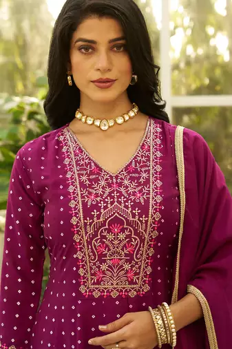 Floral embroidered silk blend v neck kurta trosuer & dupatta set