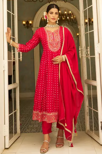 Floral embroidered silk blend v neck kurta trosuer & dupatta set