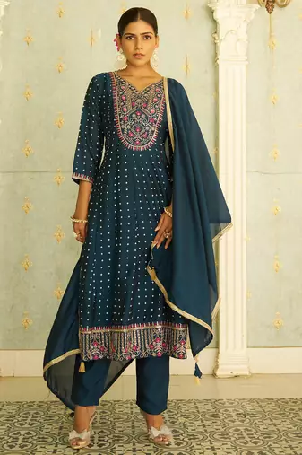 Floral embroidered silk blend v neck kurta trosuer & dupatta set