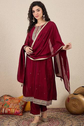 Floral embroidered silk blend round neck kurta trosuer & dupatta set