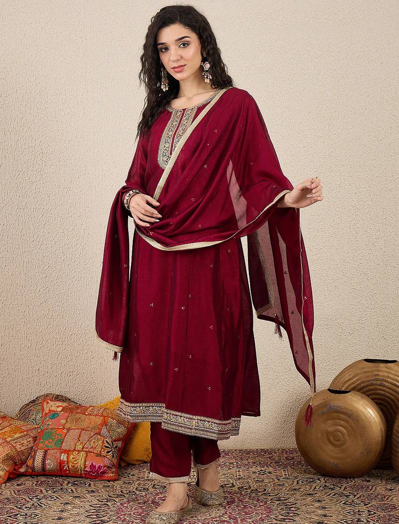 Floral embroidered silk blend round neck kurta trosuer & dupatta set