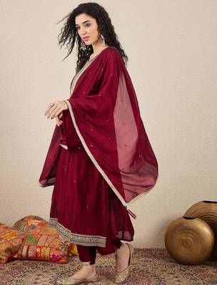Floral embroidered silk blend round neck kurta trosuer & dupatta set 2