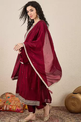Floral embroidered silk blend round neck kurta trosuer & dupatta set