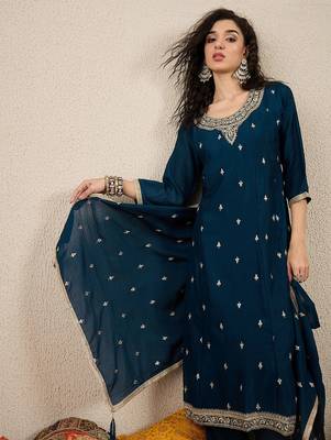 Floral embroidered silk blend round neck kurta trosuer & dupatta set 3