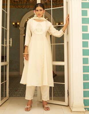 Floral embroidered silk blend round neck kurta trosuer & dupatta set 1