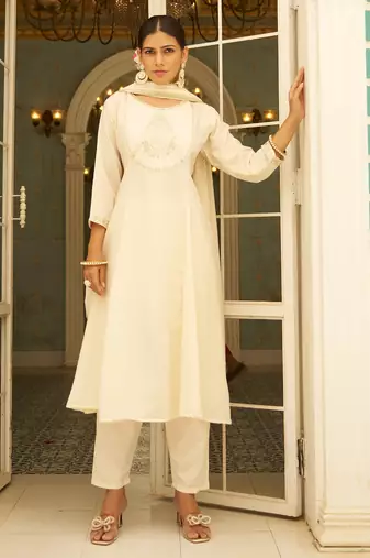 Floral embroidered silk blend round neck kurta trosuer & dupatta set