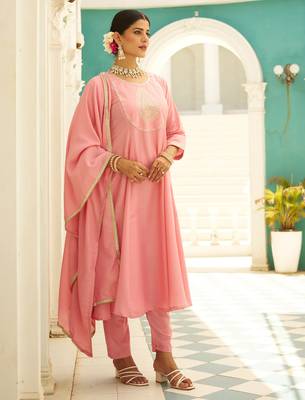 Floral embroidered silk blend round neck kurta trosuer & dupatta set 3