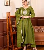 Floral embroidered silk blend round neck kurta trosuer & dupatta set