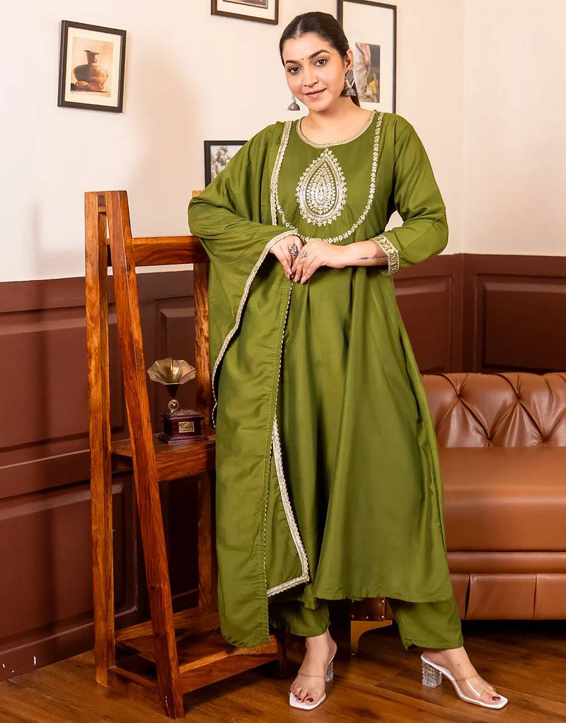 Floral embroidered silk blend round neck kurta trosuer & dupatta set