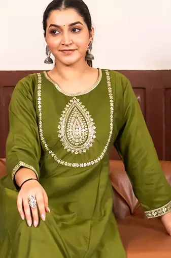 Floral embroidered silk blend round neck kurta trosuer & dupatta set