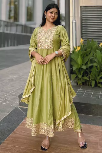 Floral embroidered silk round neck kurta trosuer & dupatta set