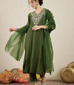 Floral embroidered silk blend v neck kurta trosuer & dupatta set