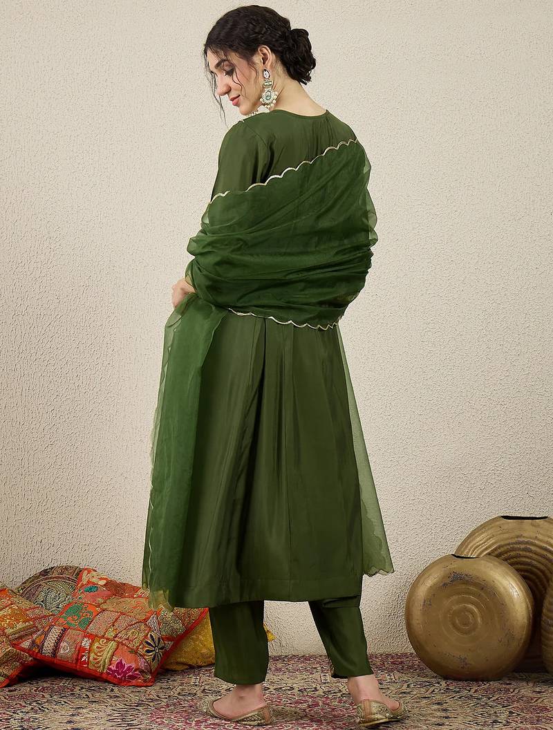 Floral embroidered silk blend v neck kurta trosuer & dupatta set
