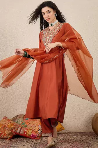 Floral embroidered silk blend v neck kurta trosuer & dupatta set
