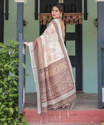 cream colour Ready to wear saree with unstitched blouse 4