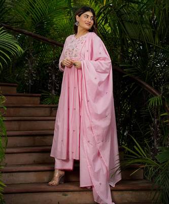 Pink chanderi silk sequin embroidered round neck kurta set with dupatta 2