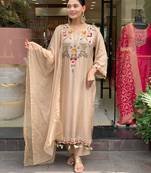 Cream chanderi silk sequence embroidered v neck kurta set with dupatta