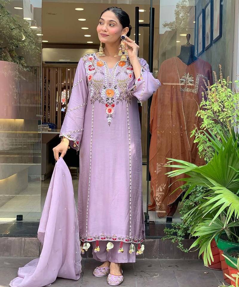 Lavender chanderi silk sequence embroidered v neck kurta set with dupatta