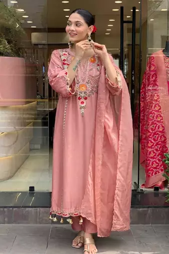 Peach chanderi silk sequin embroidered v neck kurta set with dupatta