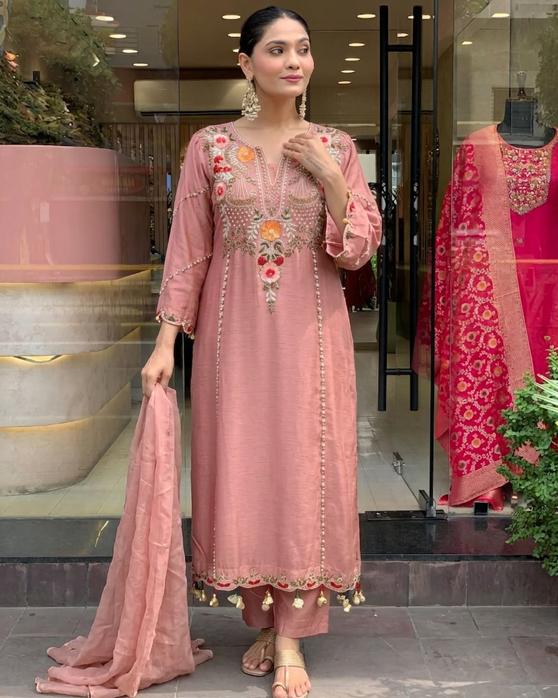 Peach chanderi silk sequence embroidered v neck kurta set with dupatta
