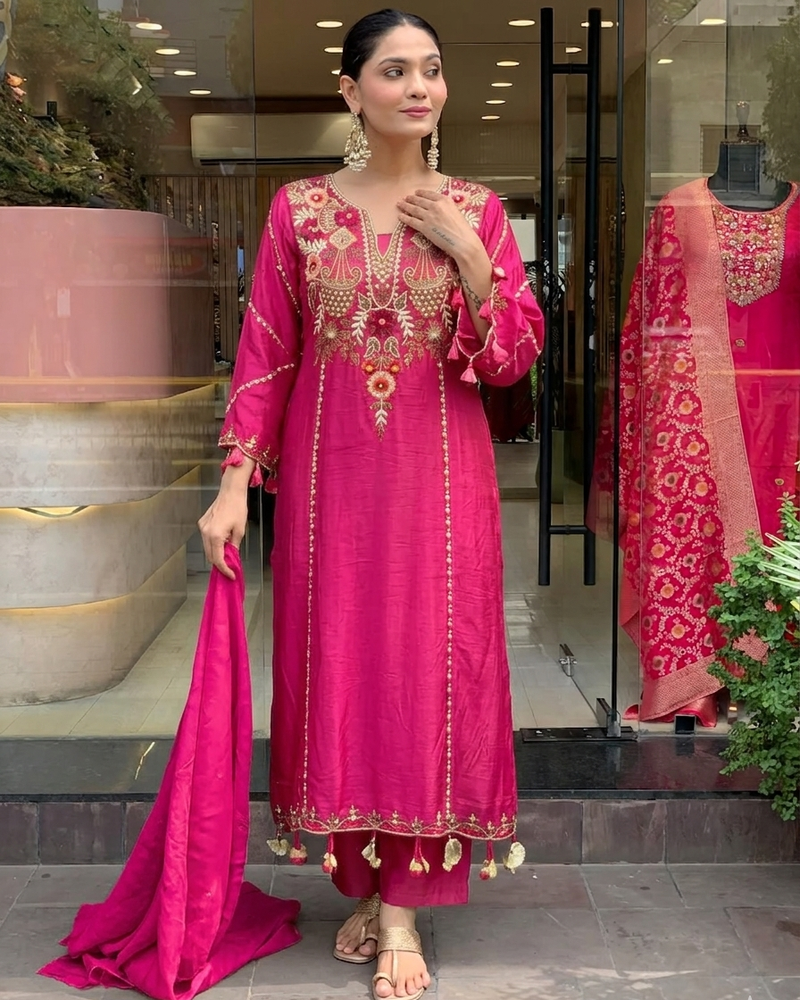 Pink chanderi silk sequence embroidered v neck kurta set with dupatta