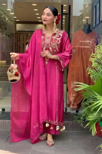 Pink chanderi silk sequin embroidered v neck kurta set with dupatta