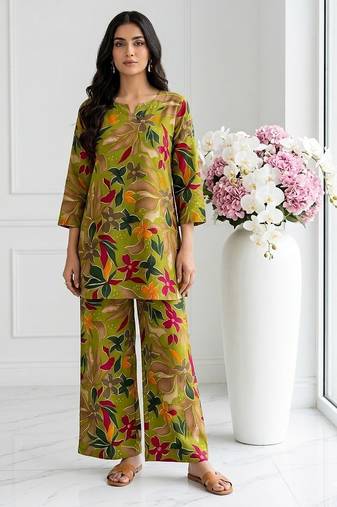 Women new latest  green floral printed crepe kurta with palazzos set