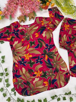 Women  red floral printed crepe kurta with palazzos set 4