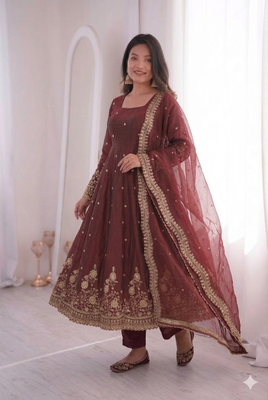 maroon embroidered anarkali suit set with dupatta 2
