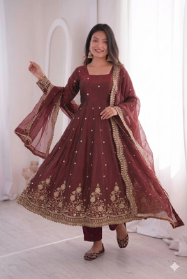 maroon embroidered anarkali suit set with dupatta 3