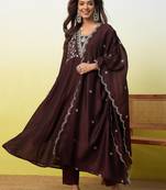 Brown women kurta pant dupatta set
