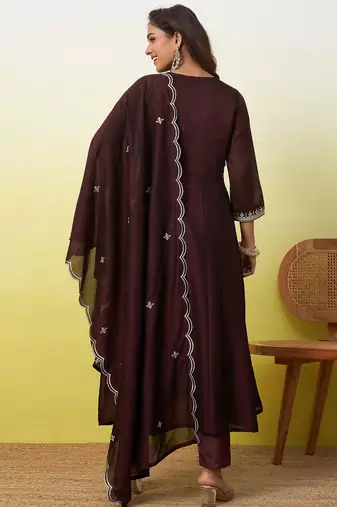 Brown women kurta pant dupatta set