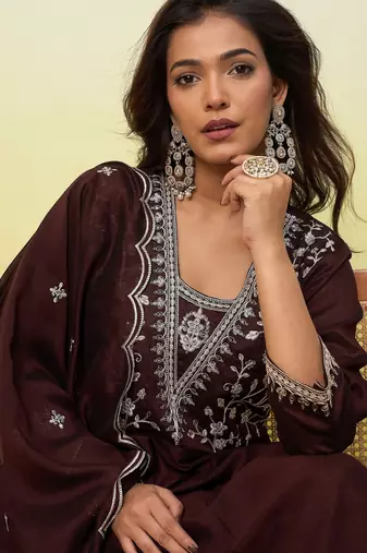 Brown women kurta pant dupatta set