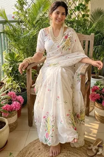 White Color  floral prints And Hand Work Silk Blend Saree