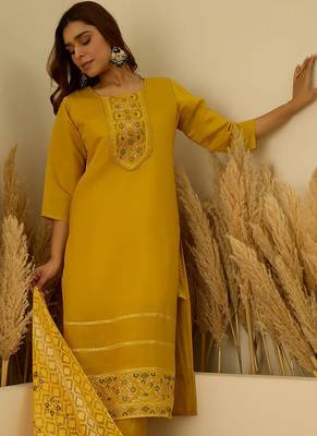 Floral embroidered silk blend round neck kurta trouser & dupatta set 4