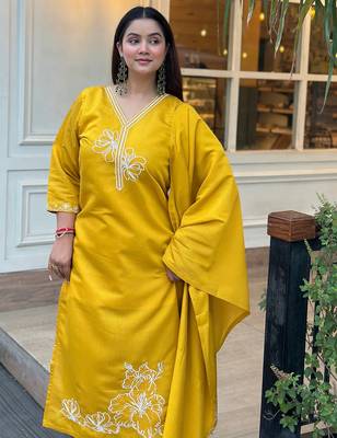 Floral embroidered silk blend v neck kurta trouser & dupatta set 3
