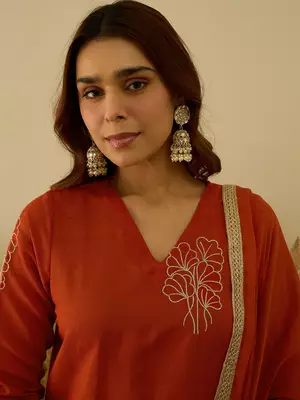 Floral printed silk blend v neck kurta trouser & dupatta set 3