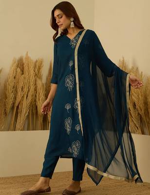 Floral printed silk blend v neck kurta trouser & dupatta set 1