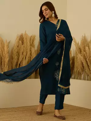 Floral printed silk blend v neck kurta trouser & dupatta set 4